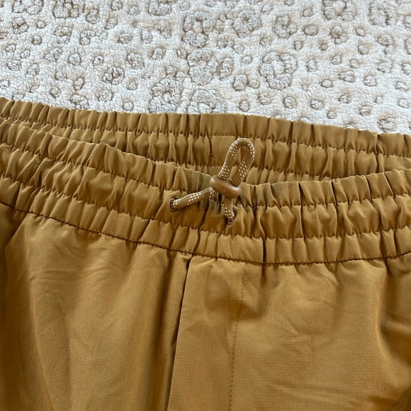 NWOT Old Navy Plus Size Women's 4x BrownShorts 4” - Picture 5 of 11